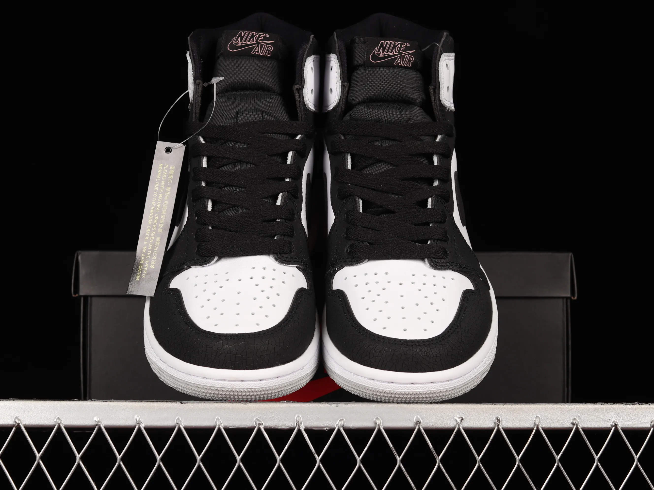 All categories Air Jordan Jordan series basketball shoes Air Jordan 1 High foreign trade version Air Jordan 1 High OG "Stage Haze" AJ1 Joe 1 black and gray toe 555088-108